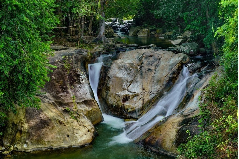 Thác đá Granite Tà Đùng