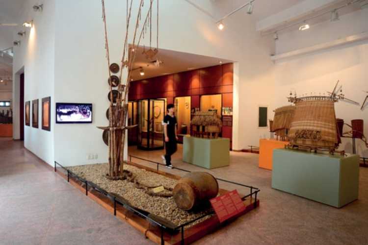 Bảo Tàng Dân Tộc Học Việt Nam - Vietnam Museum of Ethnology