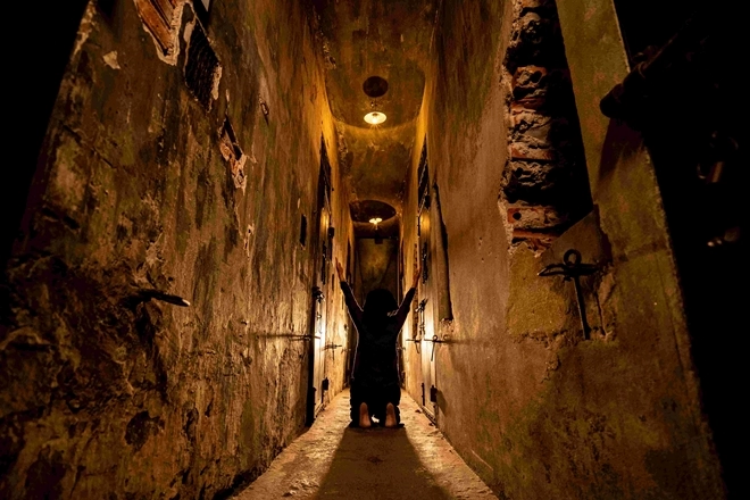 Di Tích Lịch Sử Nhà Tù Hỏa Lò - Hoa Lo Prison