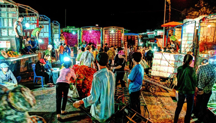 Chợ Long Biên - Long Bien Market