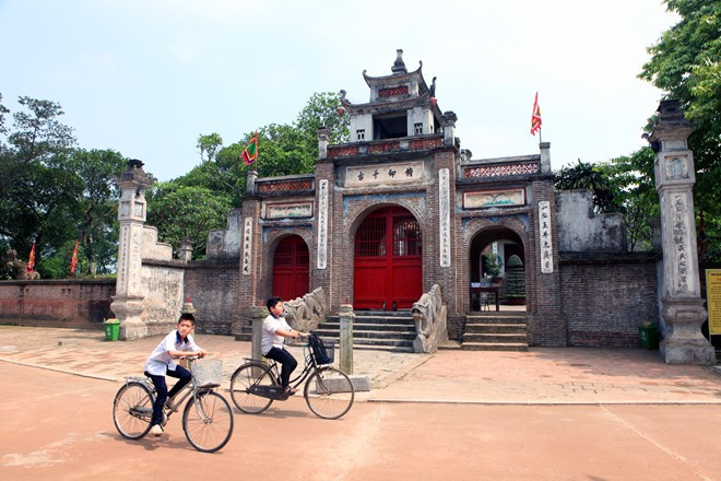 Di Tích Thành Cổ Loa - Co Loa Citadel