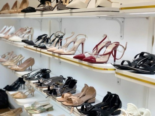 Top những cửa hàng giày dép đẹp đa dạng mẫu mã uy tín chất lượng