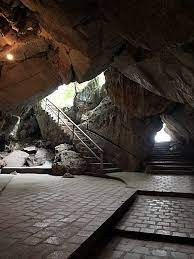 Núi Cấm - Ngũ Động