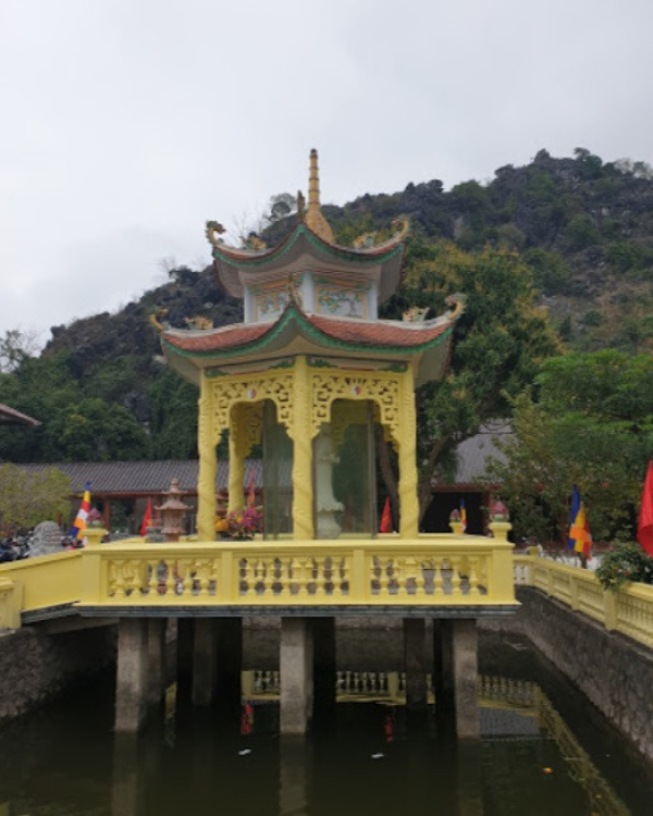 Đền Đức Thánh Cả