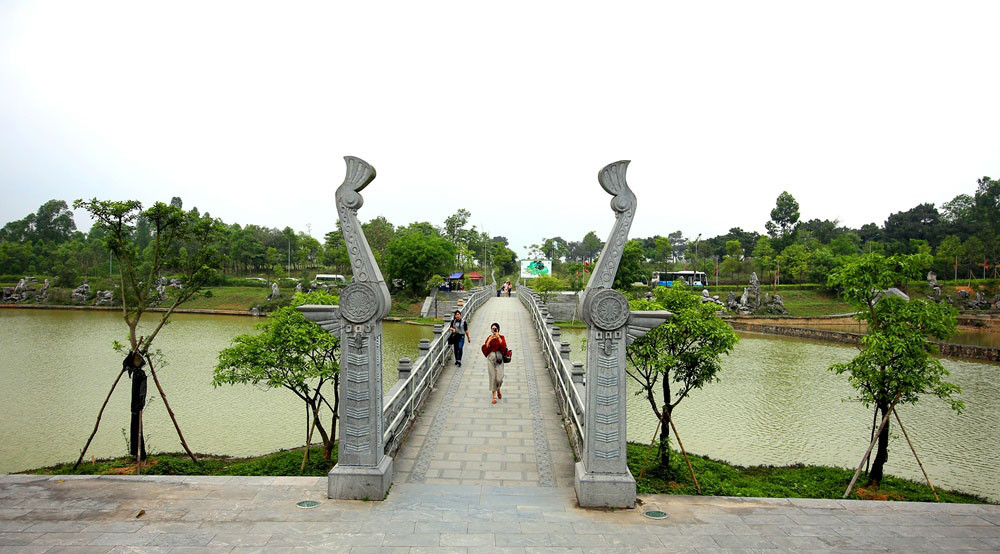 Đền thờ Lạc Long Quân