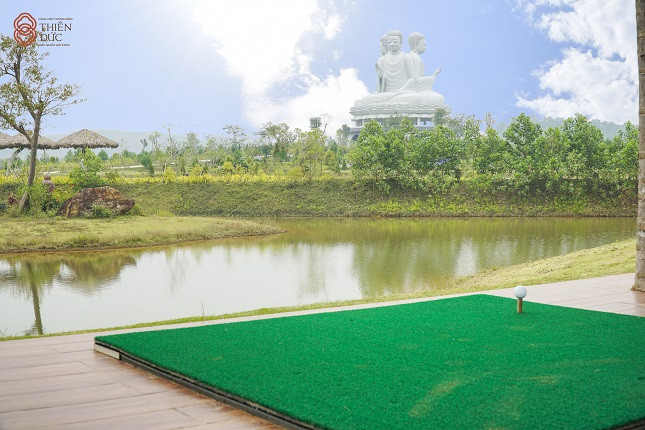 Công Viên Tưởng niệm Thiên Đức