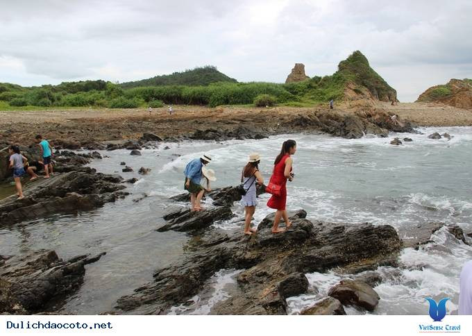 Bãi đá Móng Rồng