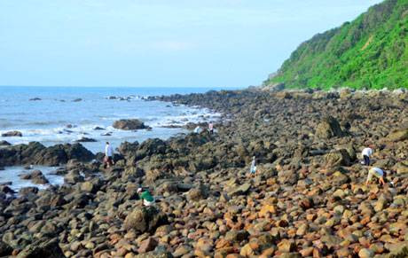 Bãi tắm Sơn Hào