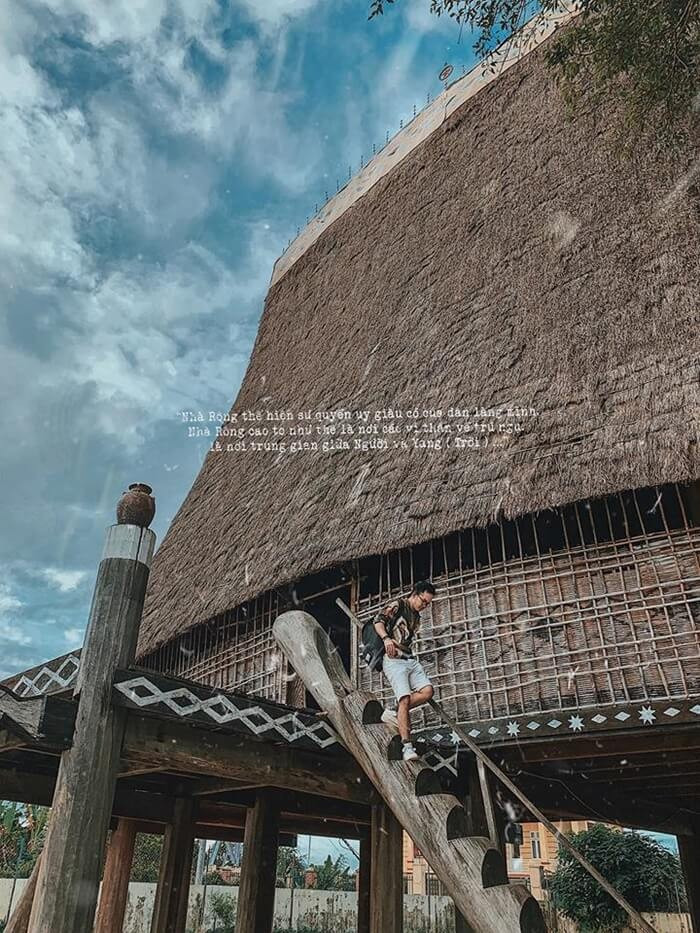 Nhà Rông Konklor Kon tum