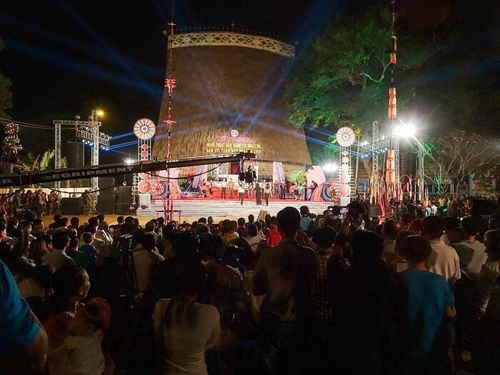 Nhà Rông Konklor Kon tum