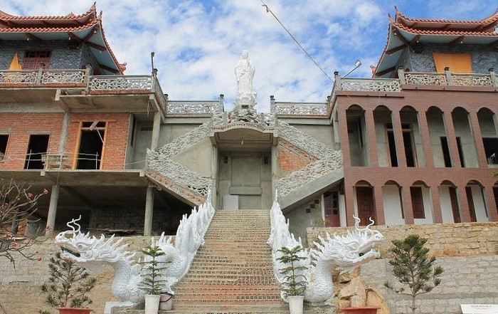 Thiền viện Trúc Lâm Viên Ngộ (Buddhist Temple)