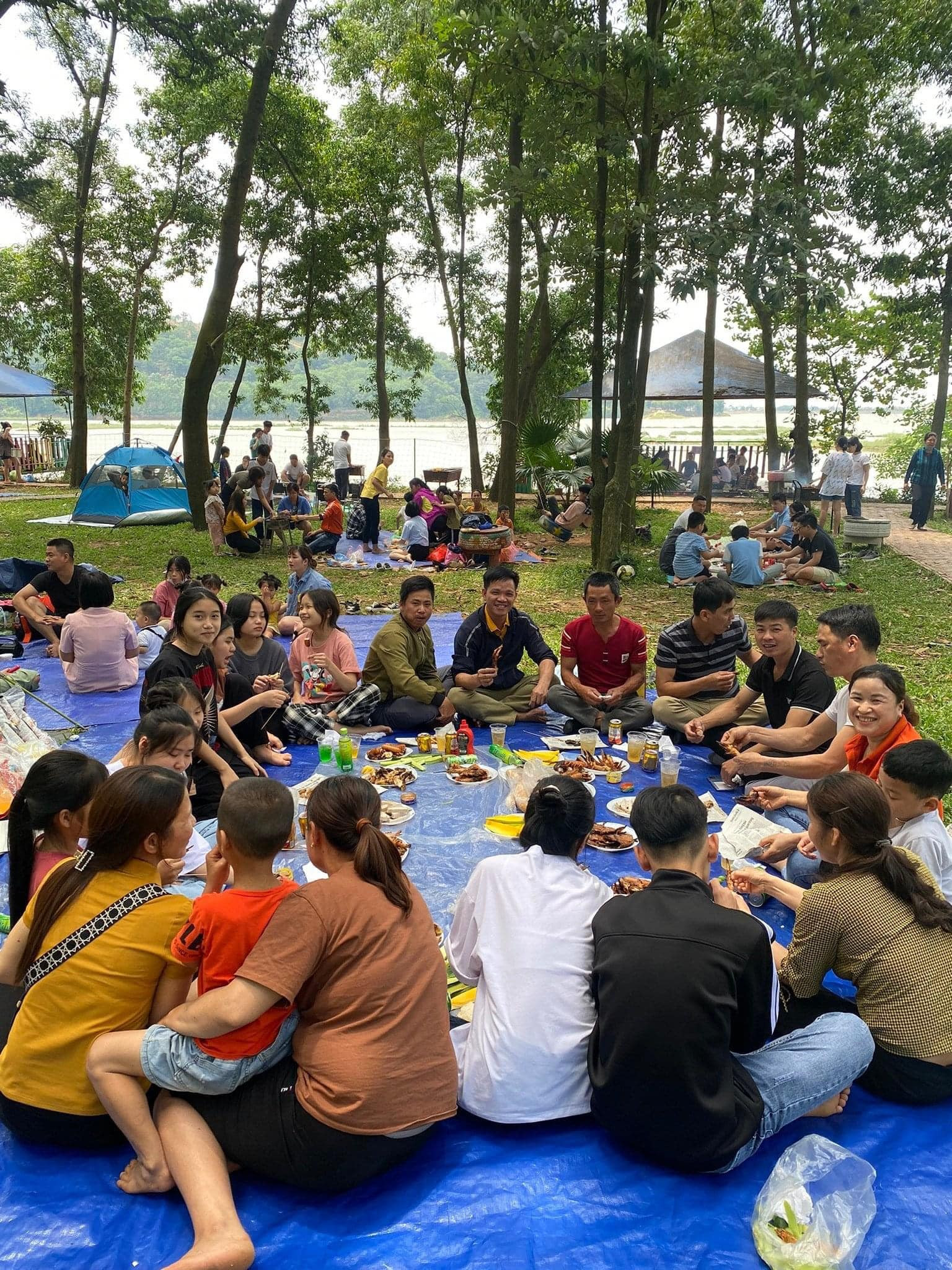 Hàm Rồng Lakeside