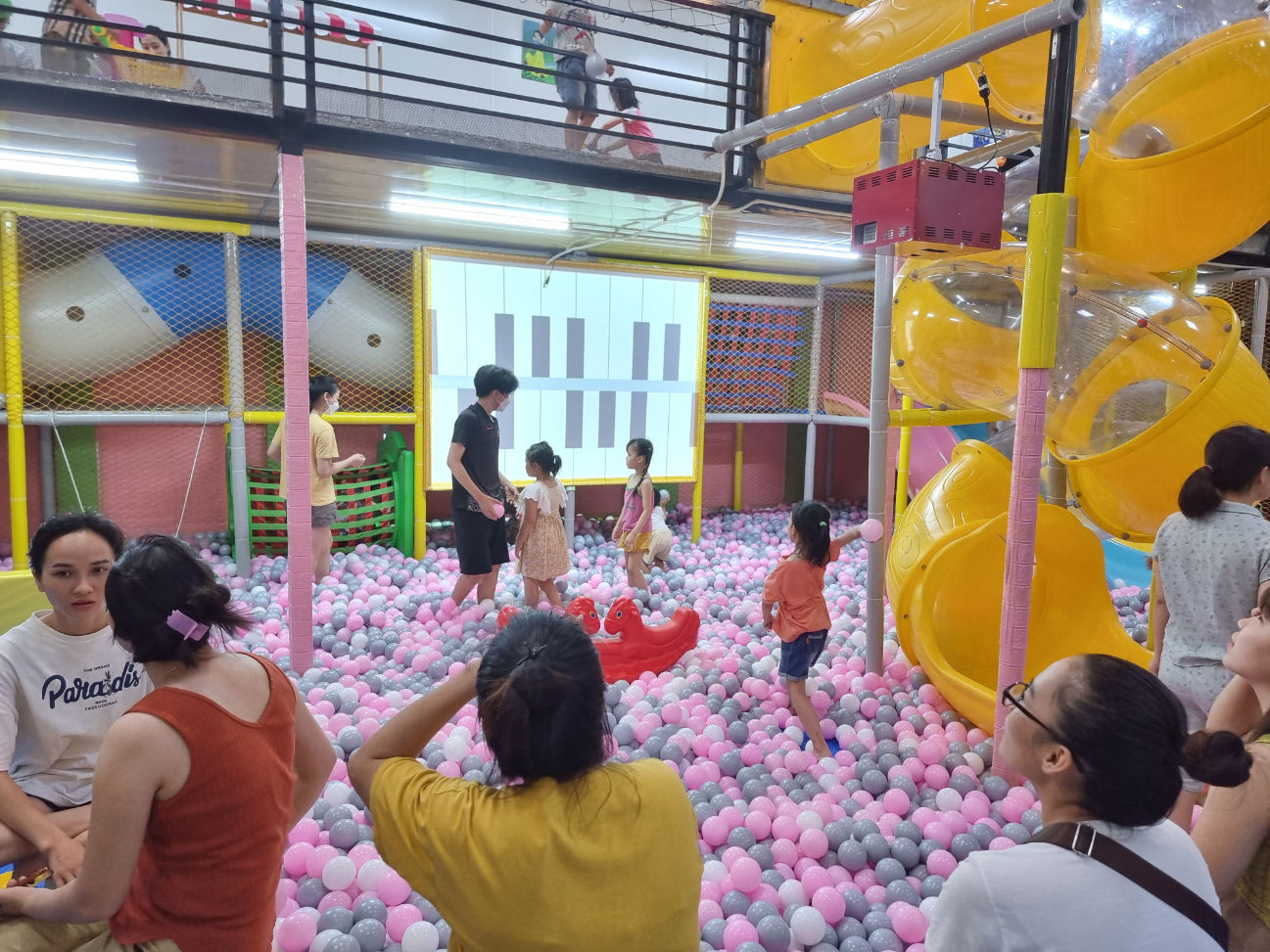 Khu vui chơi giải trí Tin Tin - Hà Hương