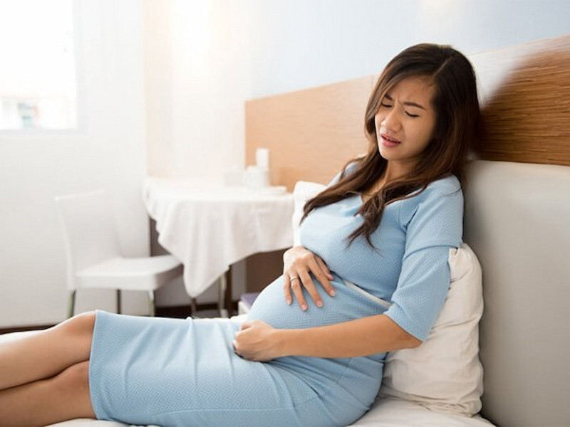 mang thai có nên dùng nghệ đen?