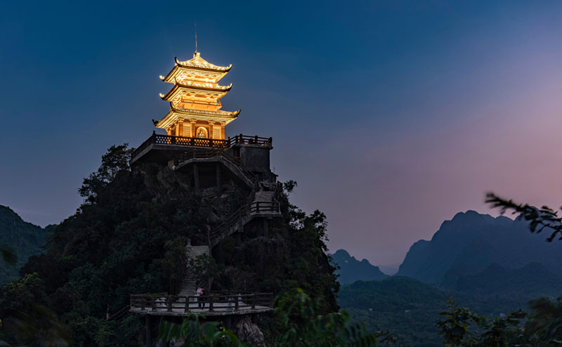 Chùa Tam Chúc - Chùa Ngọc