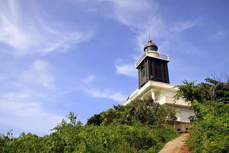 Ngọn hải đăng là một biểu tượng của đảo Phú Quý