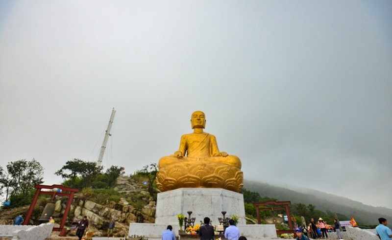 An Kỳ Sinh và tượng Phật hoàng Trần Nhân Tông