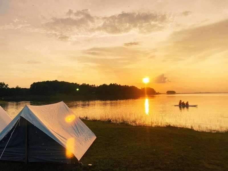 Chí Bảo Trips - Camping Hồ Trị An là một địa điểm du lịch cắm trại nổi tiếng