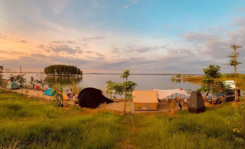 Mã Đà LakeView Camping là một địa điểm cắm trại tuyệt