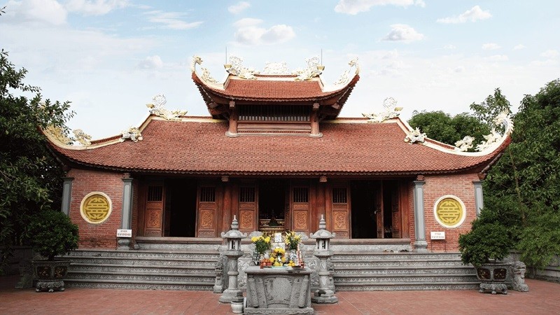 Đền thờ được xây dựng theo lối kiến trúc cổ truyền Việt Nam