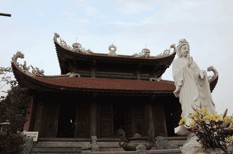 Chùa Tràng Kênh Trúc Lâm tự là một địa điểm du lịch tâm linh