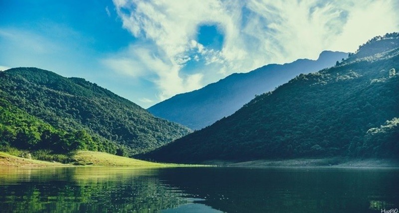 Hồ Xạ Hương là một địa điểm lý tưởng để du khách thư giãn