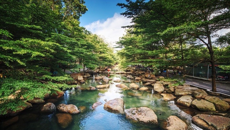 Khu du lịch Thủy Châu là một địa điểm du lịch lý tưởng cho ngày nghỉ cuối tuần.