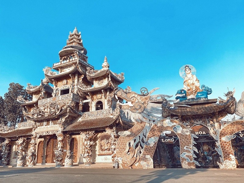 Chùa Linh Phước là một trong những ngôi chùa đẹp nhất tại Đà Lạt