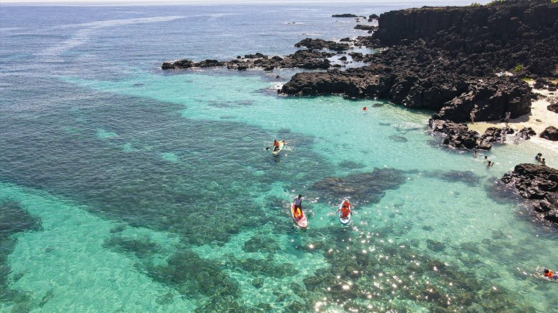 Đảo Bé có hệ thống san hô rực rỡ sắc màu