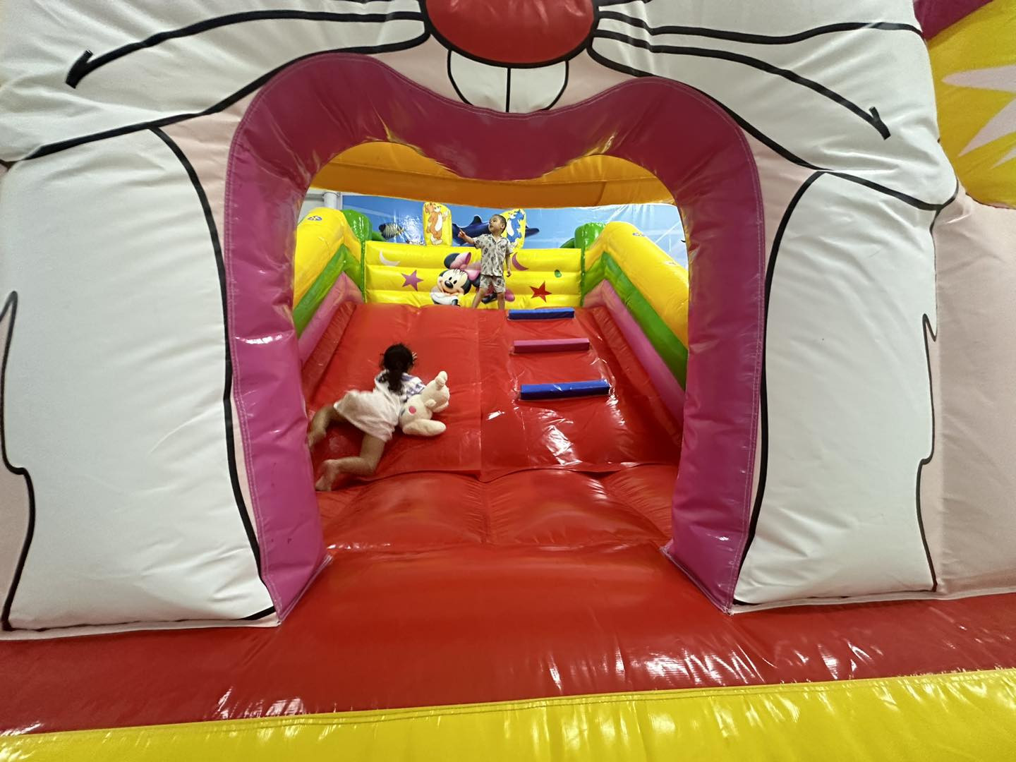 Baby Shark Long Biên