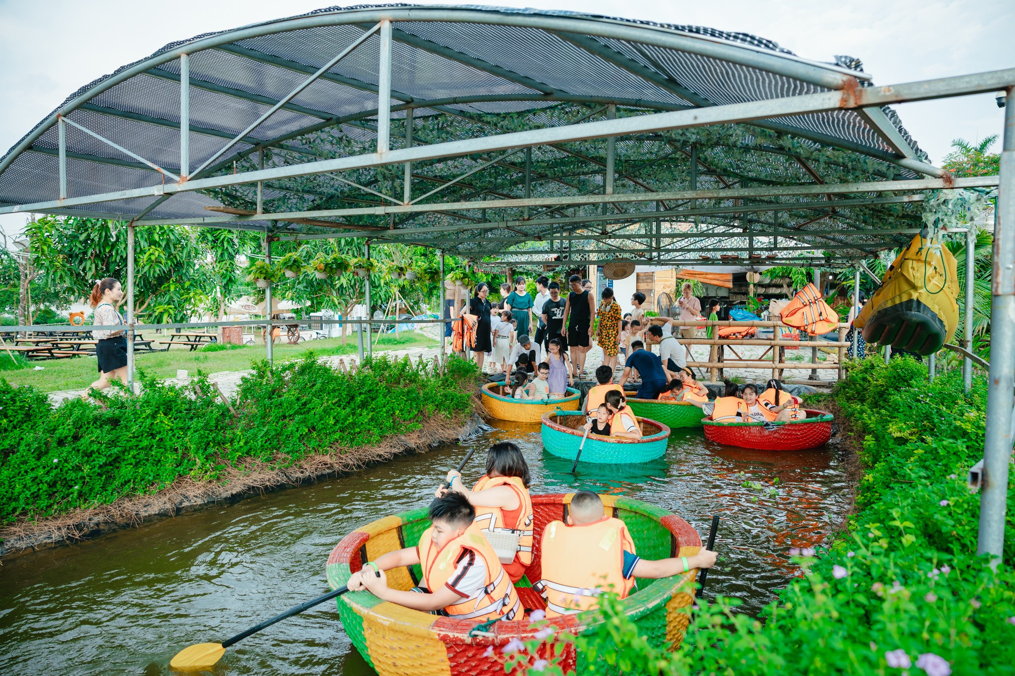 Khu vui chơi vườn nhà bà