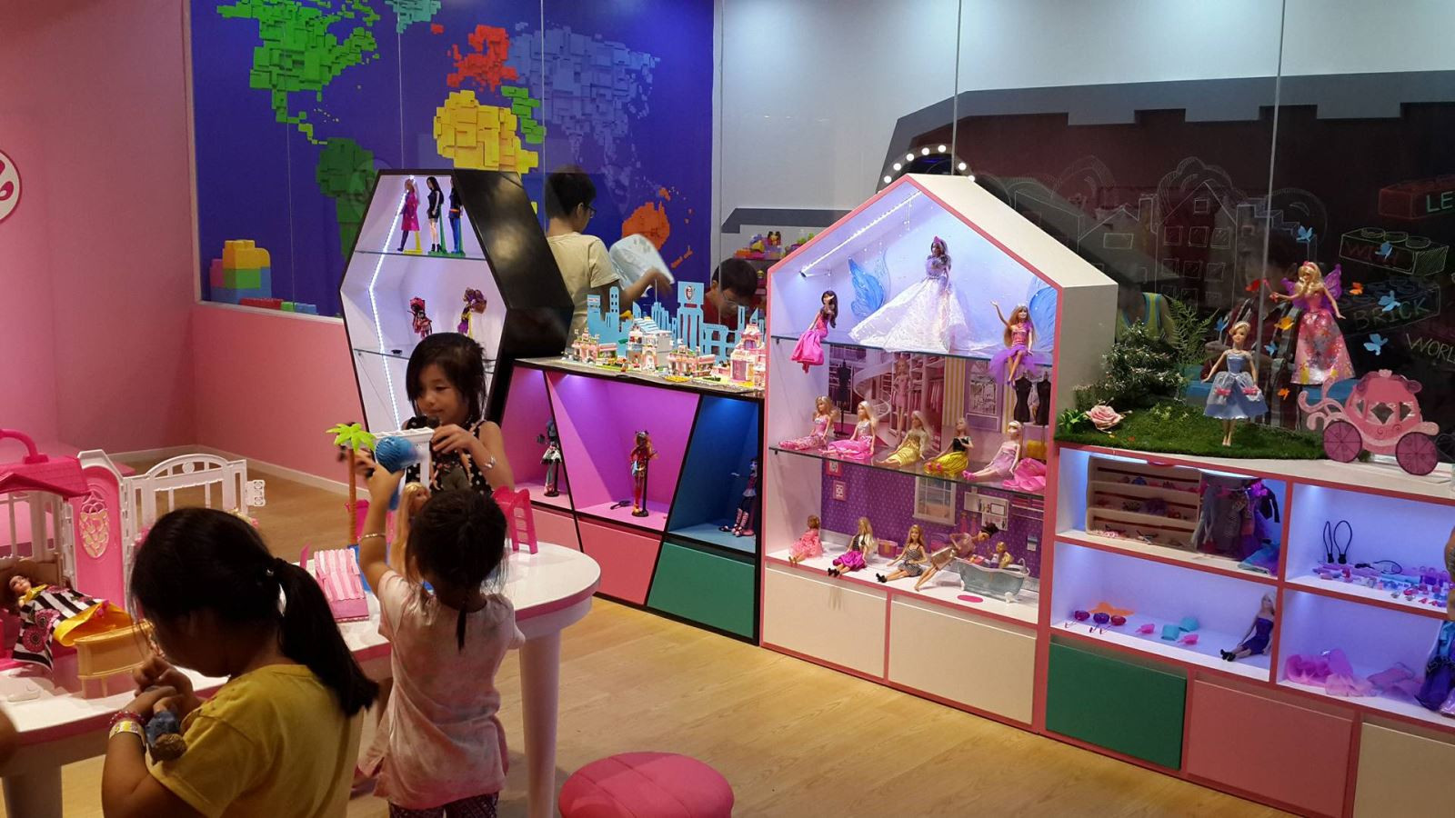 tiniworld Aeon Bình Tân