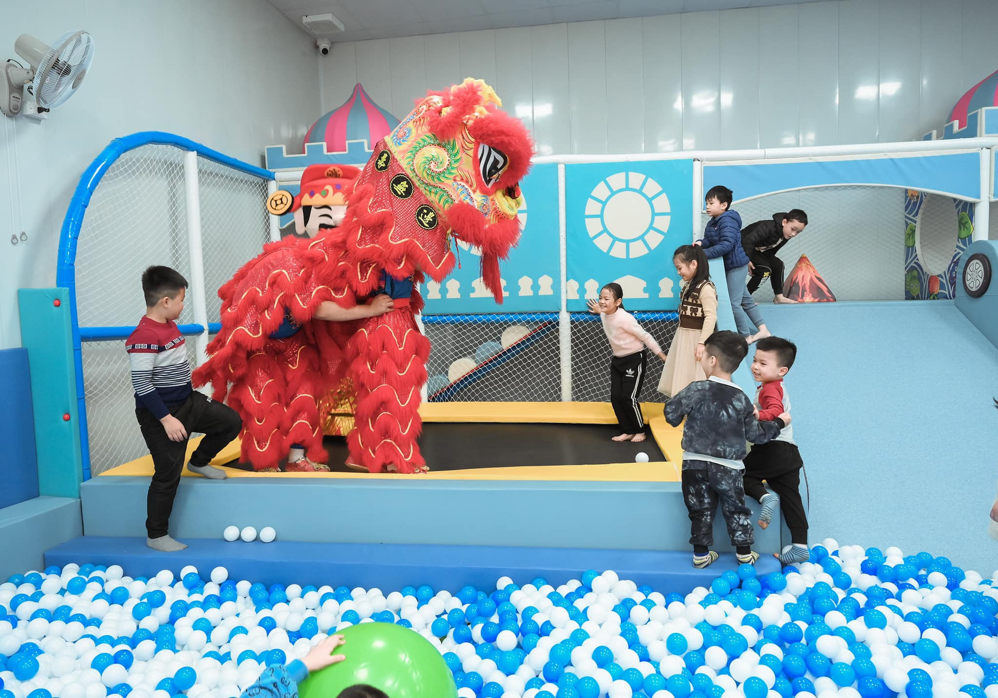 Khu vui chơi Xì Trum