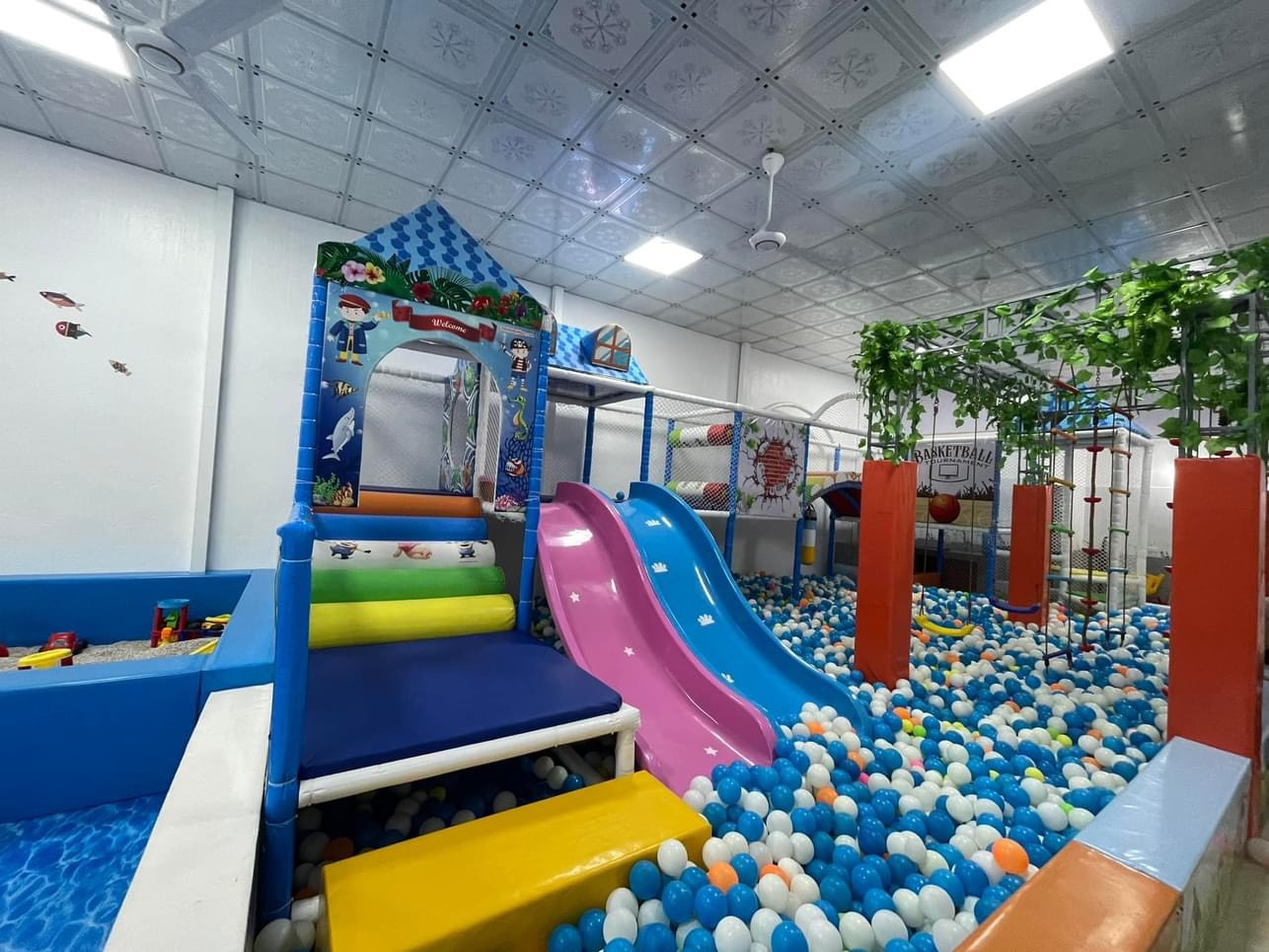 Khu vui chơi Tomo Kids