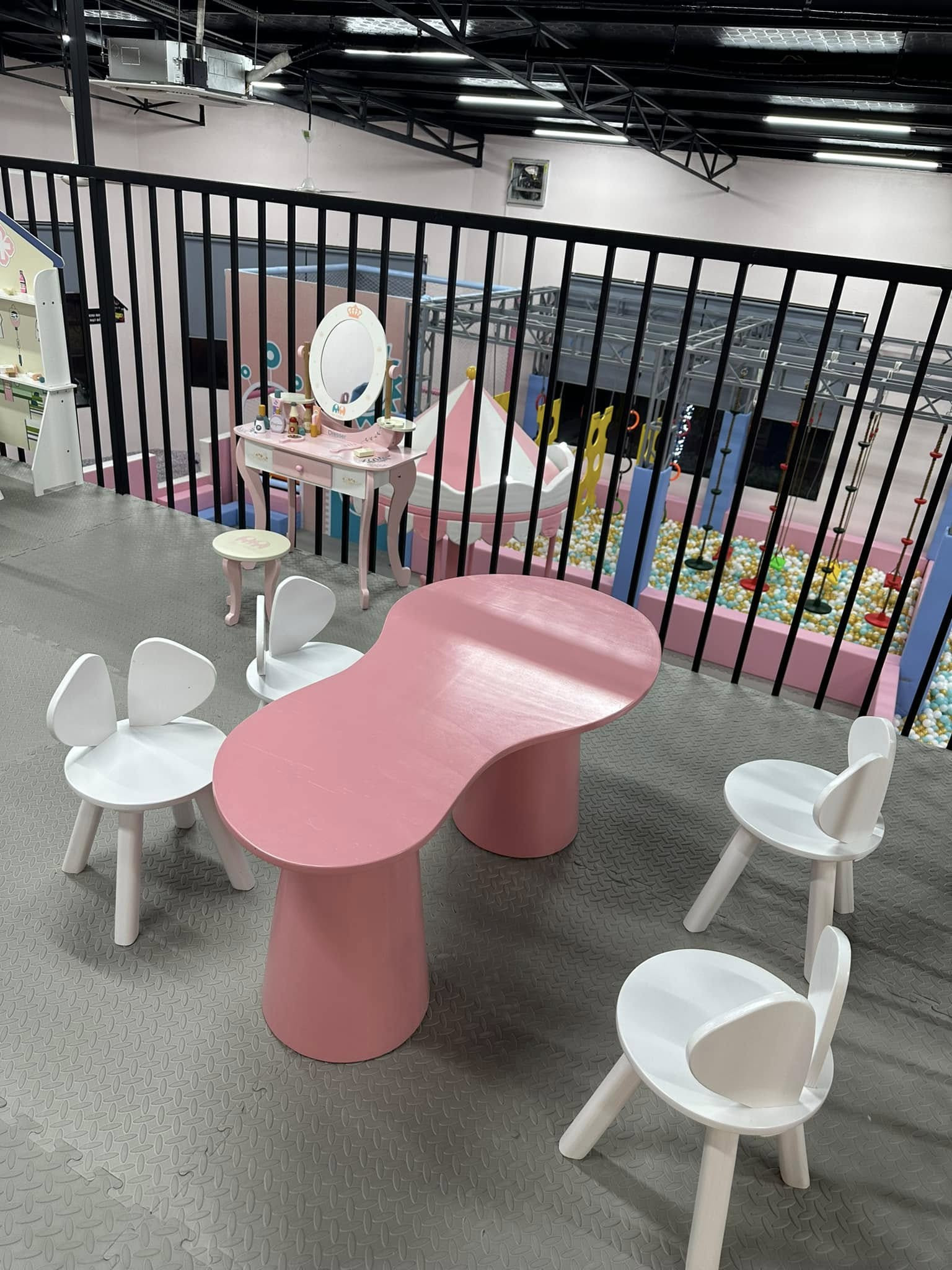 Khu vui chơi trẻ em Hello Kids