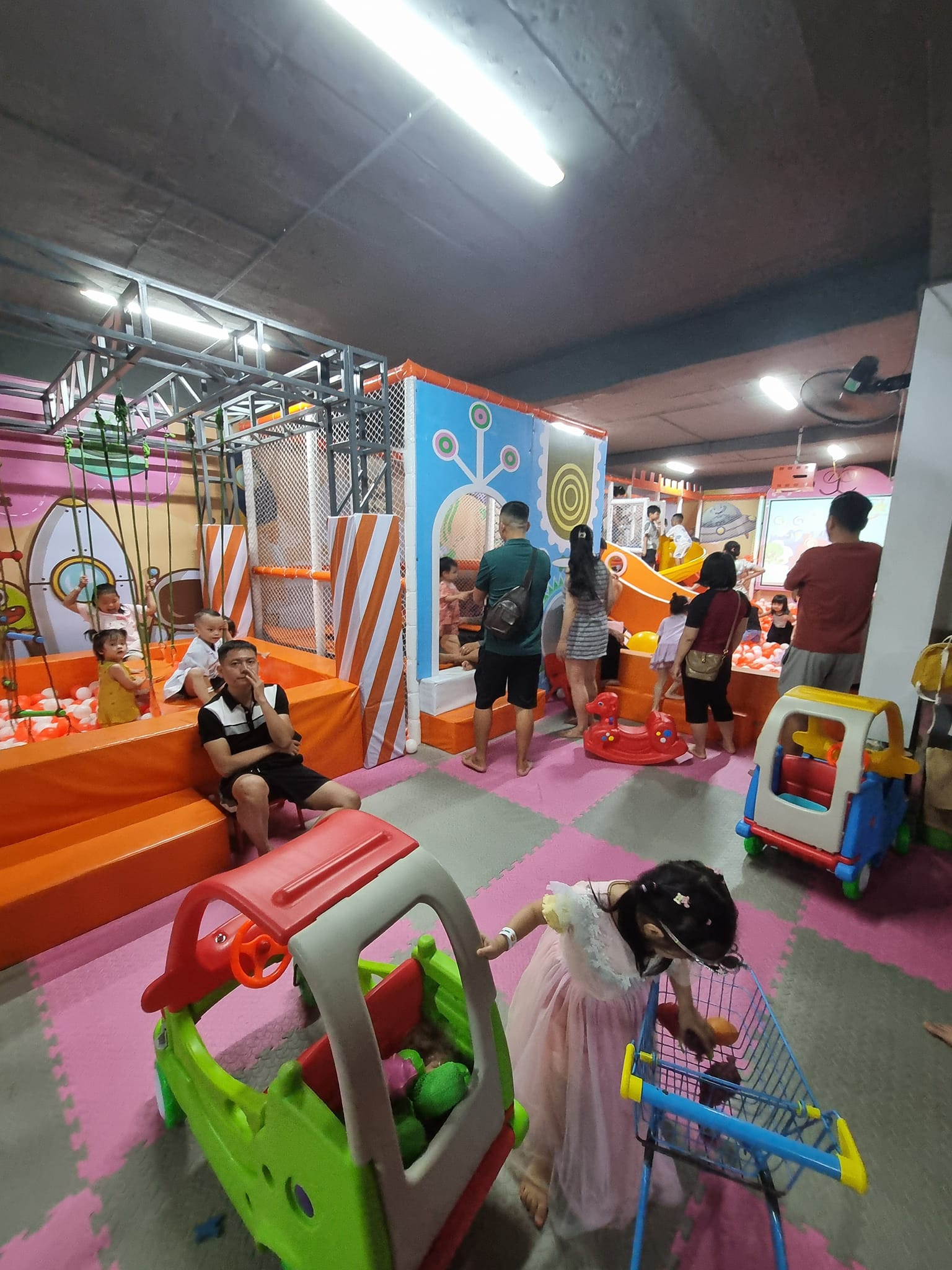 Khu vui chơi trẻ em Kiwi Kids