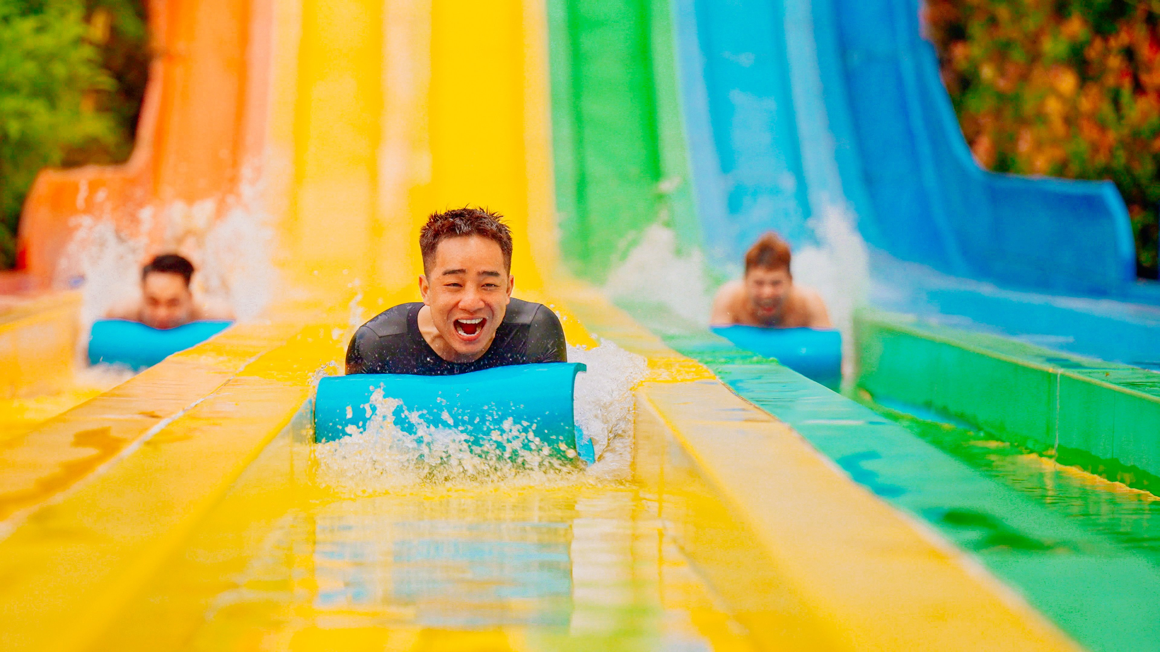 Công viên nước Núi Thần Tài