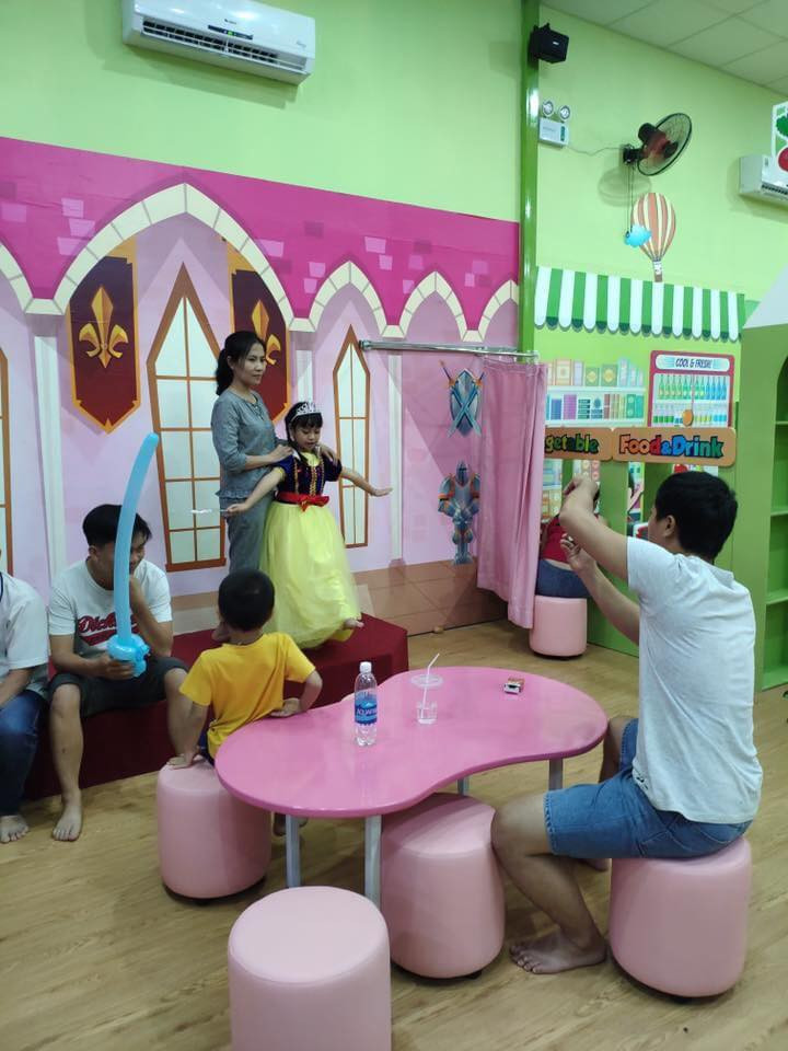 Khu vui chơi Bom Kids