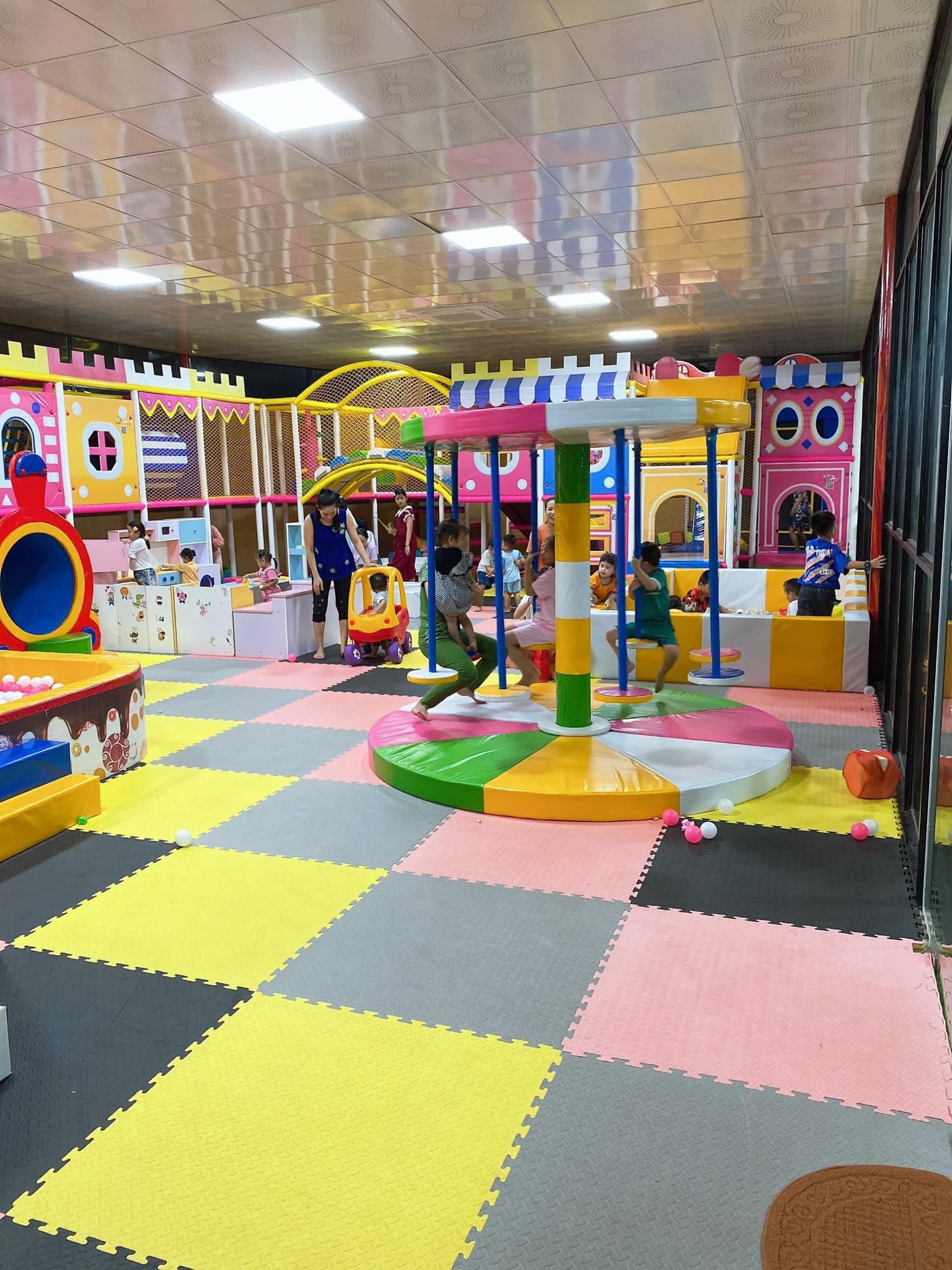 Thế Mười Coffee & Khu Vui Chơi Giải Trí Thiếu Nhi