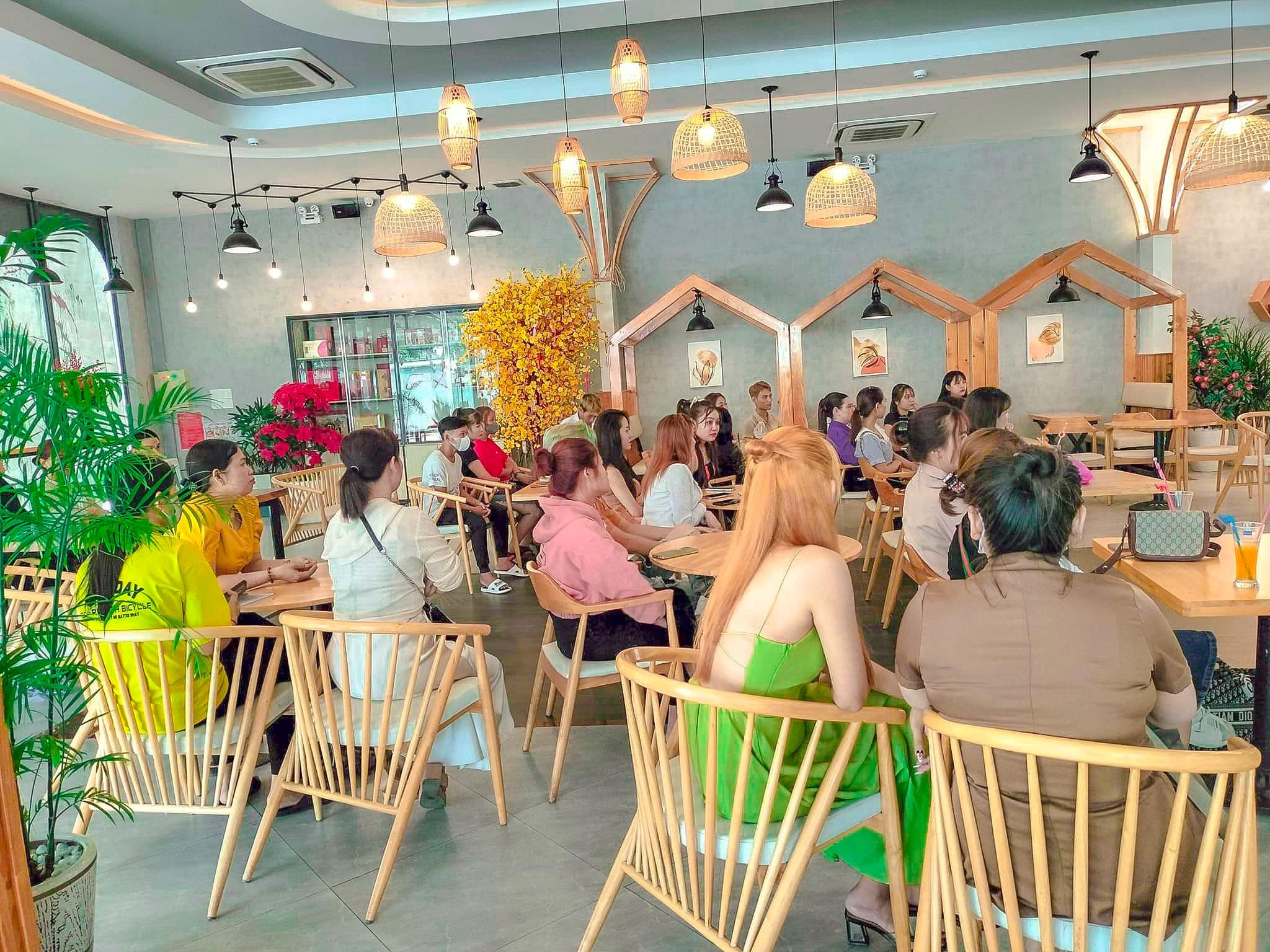 Khu Vui Chơi Trẻ Em, Cafe, Quán Ăn Gia Đình 2N+