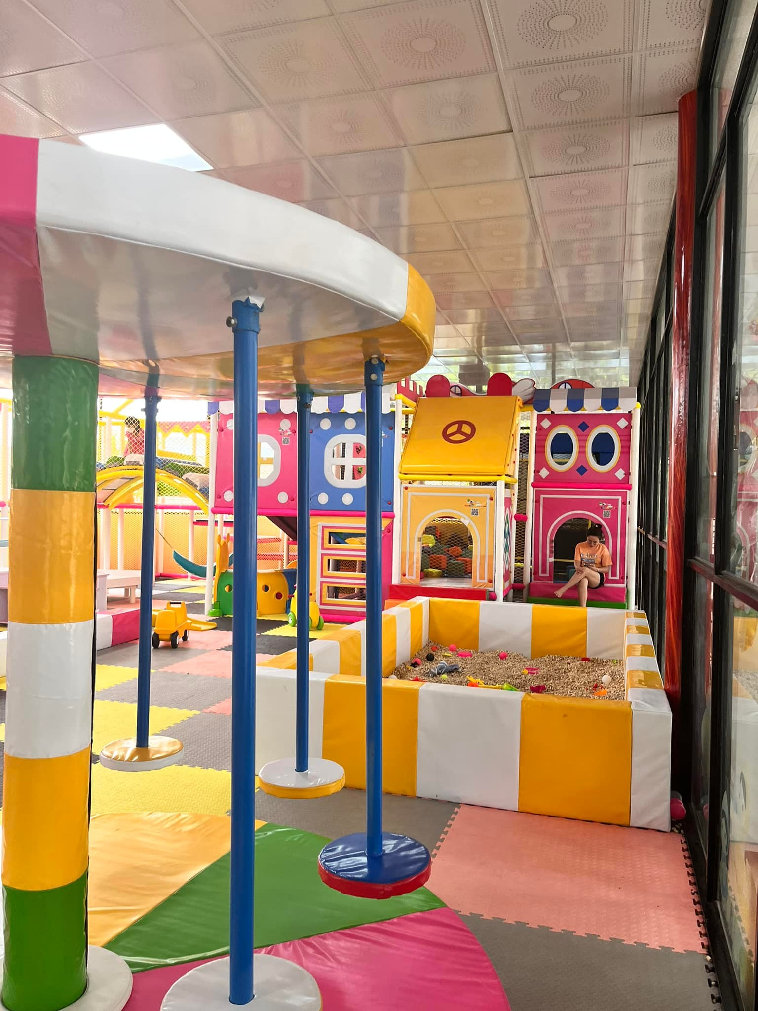 Thế Mười Coffee & Khu Vui Chơi Giải Trí Thiếu Nhi