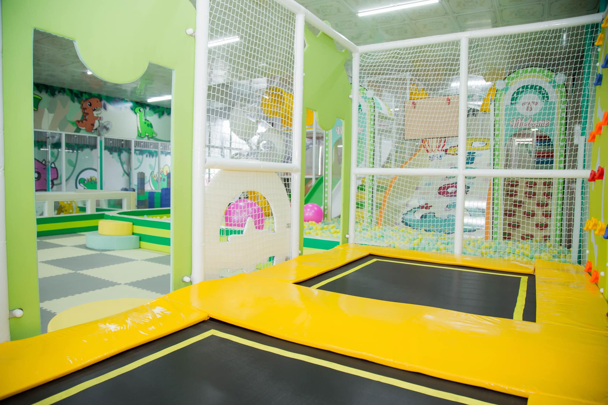 Khu vui chơi trẻ em Củ Cải Town