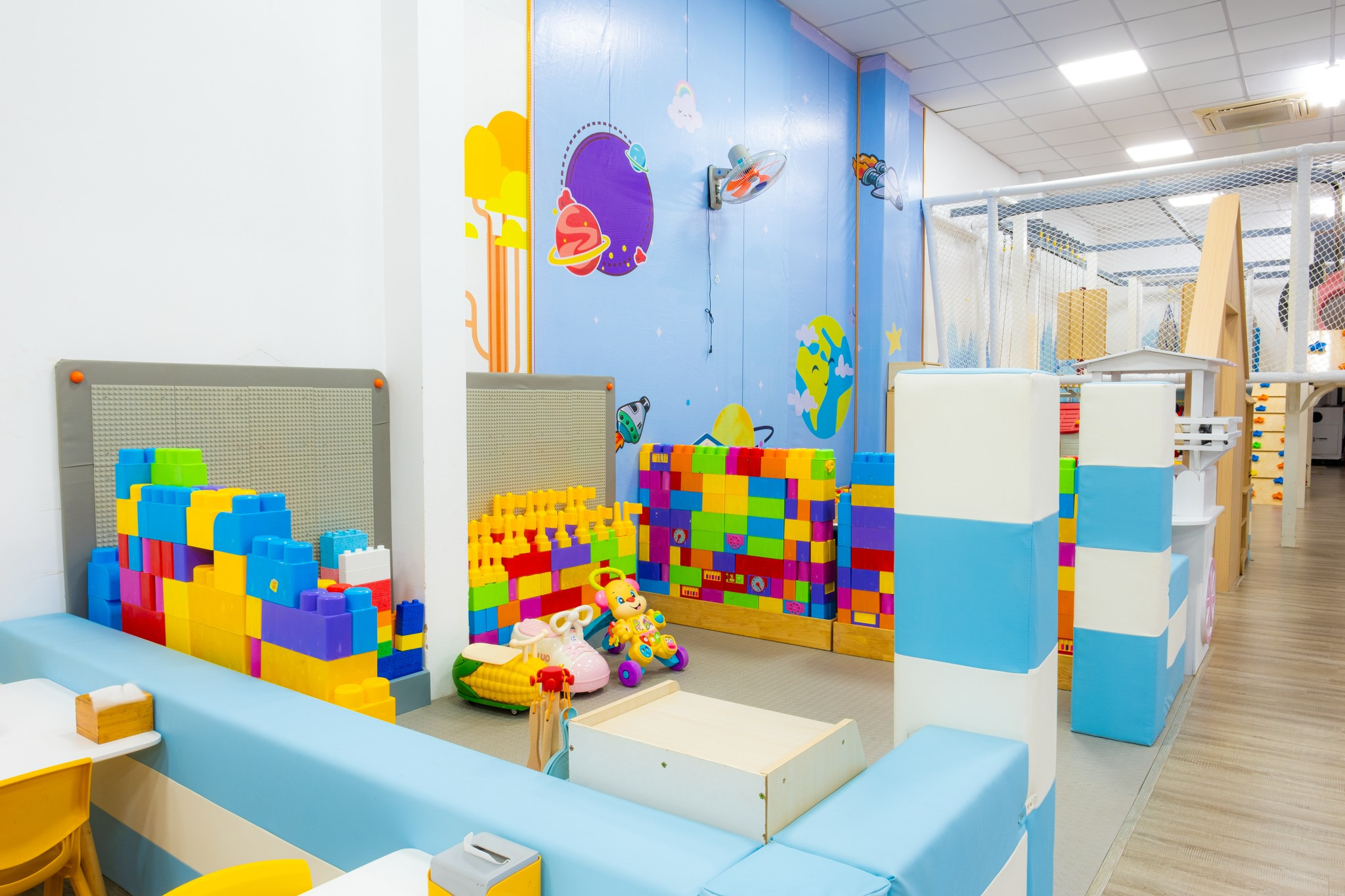 Khu vui chơi trẻ em Happy Town – Phan Thiết, Bình Thuận.