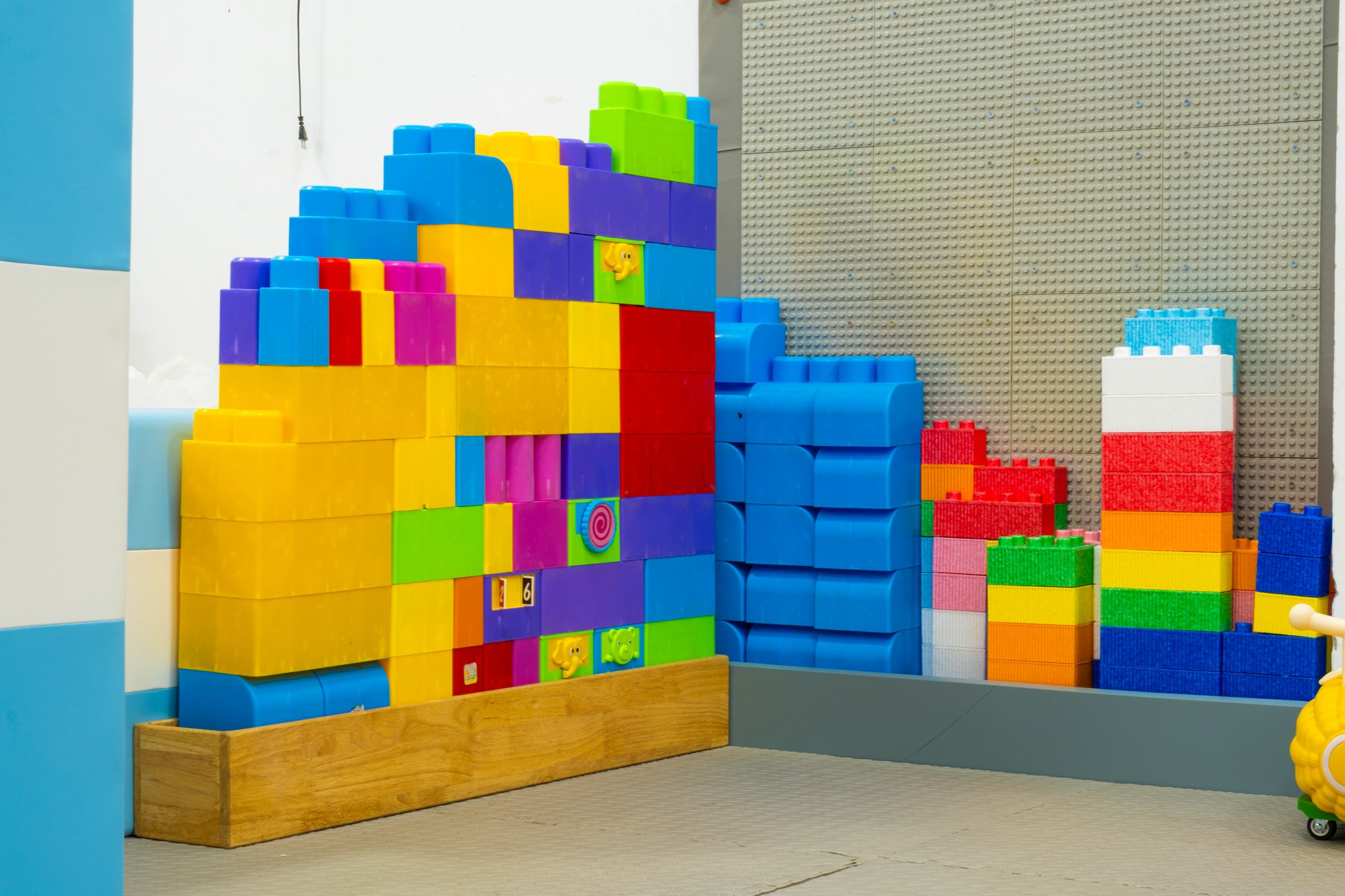 Khu vui chơi trẻ em Happy Town – Phan Thiết, Bình Thuận.