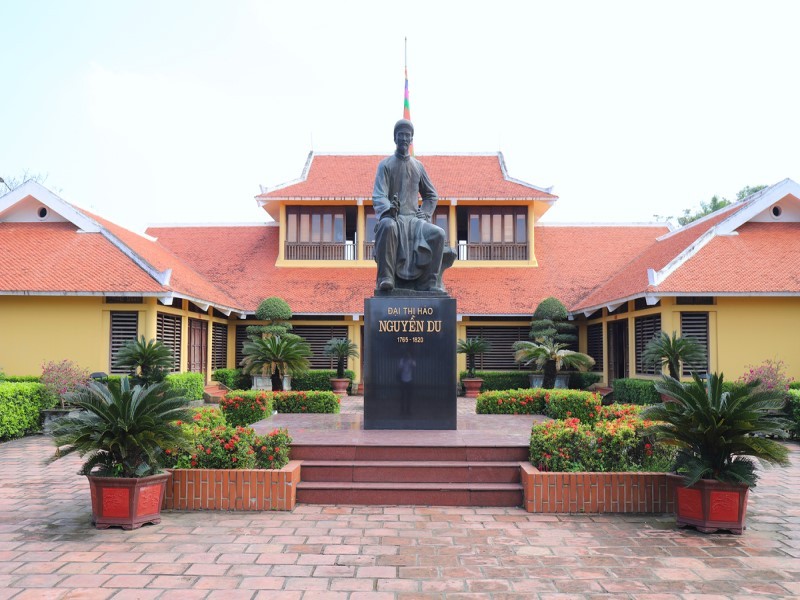 Khu lưu niệm đại thi hào Nguyễn Du