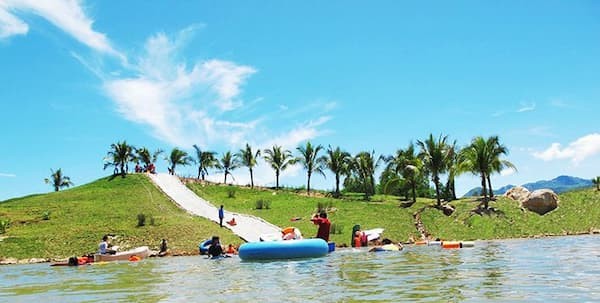 Khu du lịch hồ Suối Lam