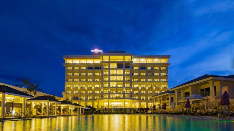Khách sạn Gold Coast Resort & Spa