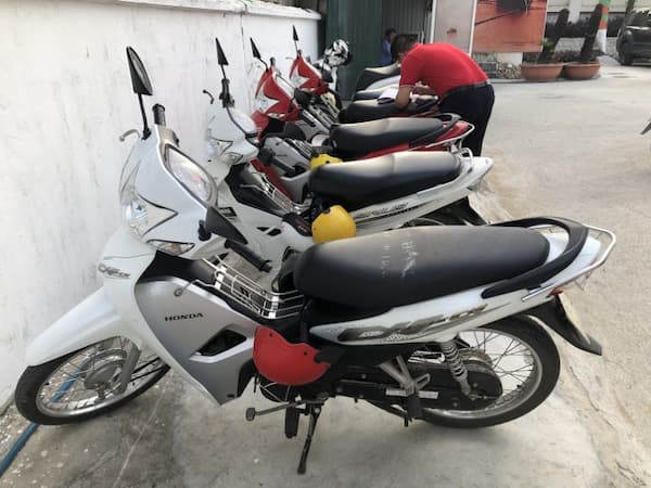 Phong Hiền cho thuê xe máy giá rẻ