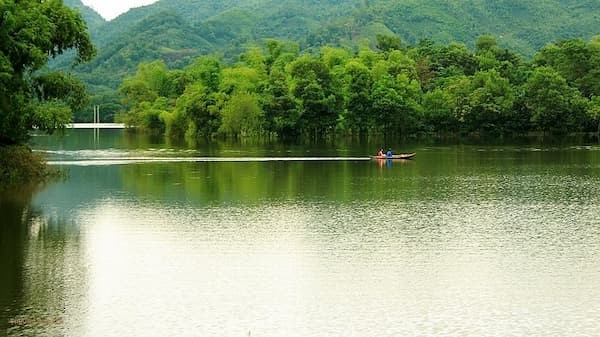 Hồ Vai Miếu